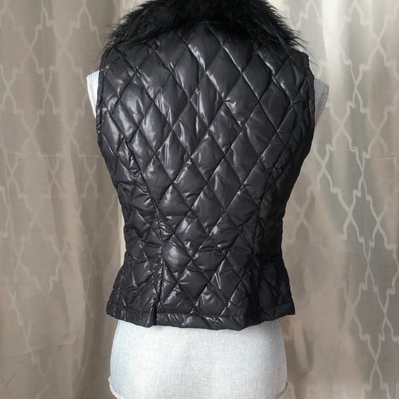 CACHÉ Fitted Faux Fur Vest.  COLD WEATHER CHIC. - Picture 3 of 7